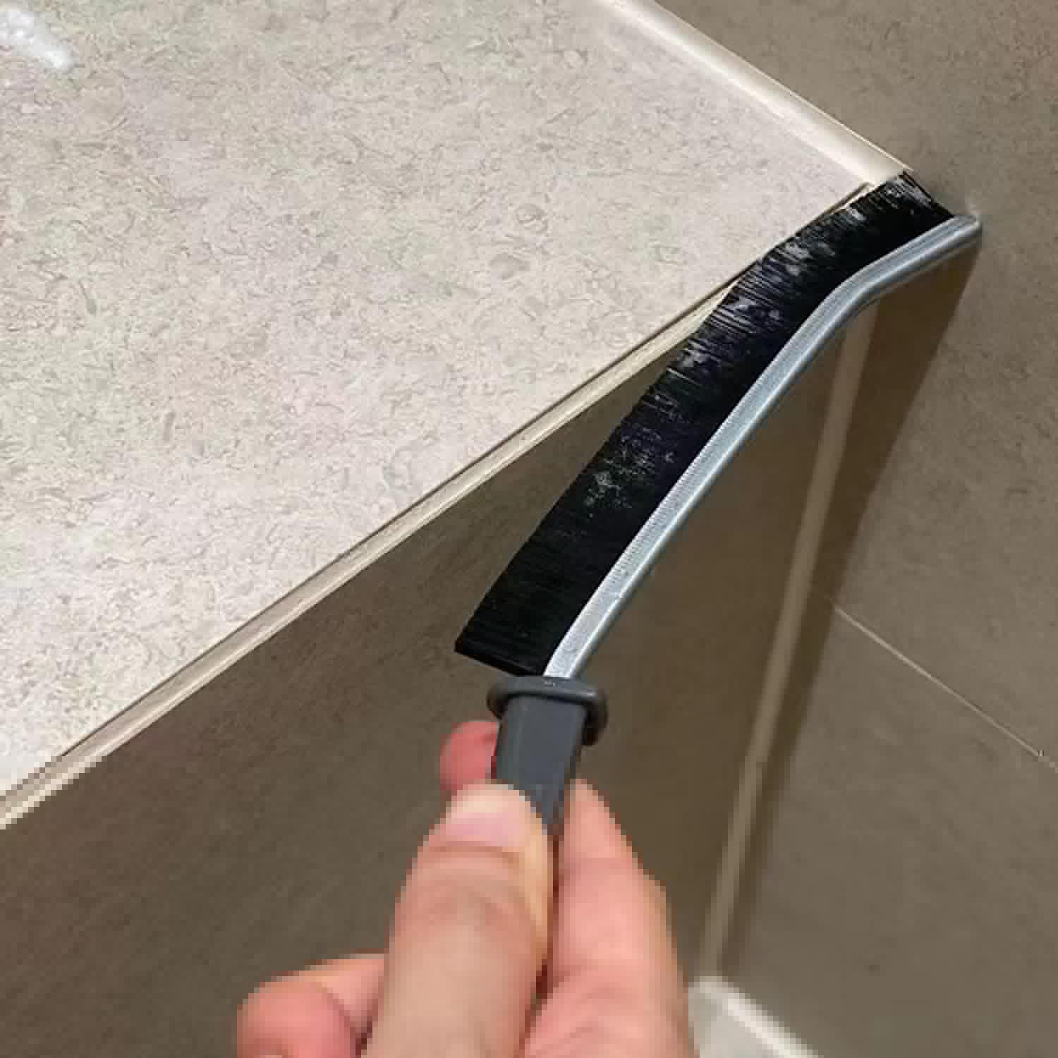Small cleaning brushes