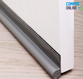 Flexible sealing strip for doors