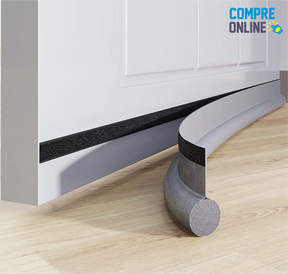 Flexible sealing strip for doors