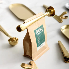 Measuring Spoon Closes Packaging