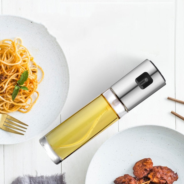 Oil and liquid sprayer